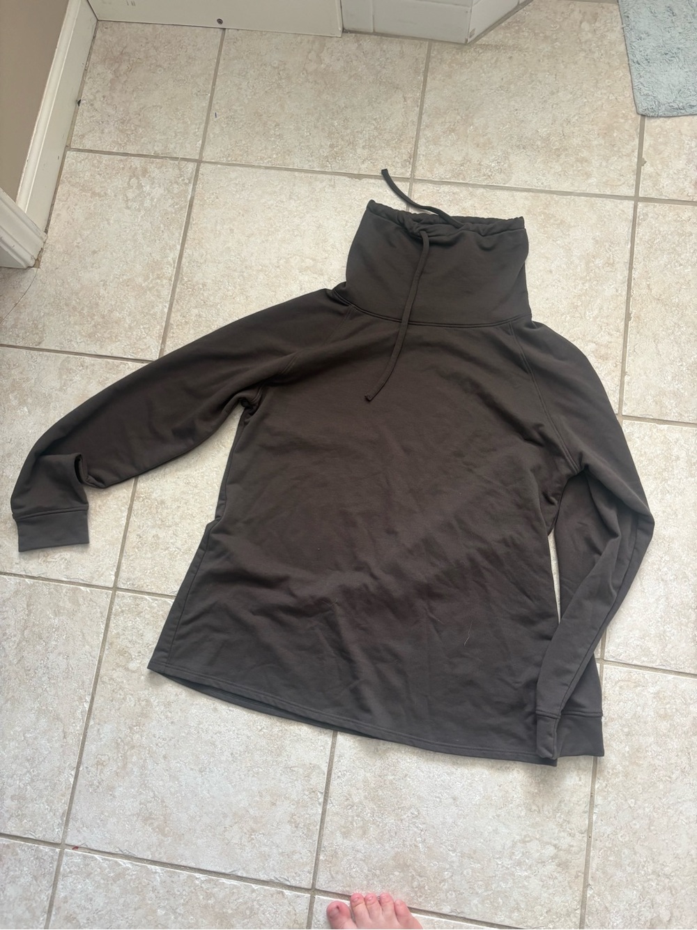 32 Degrees Women's Brown Drawstring Funnel Neck Pullover